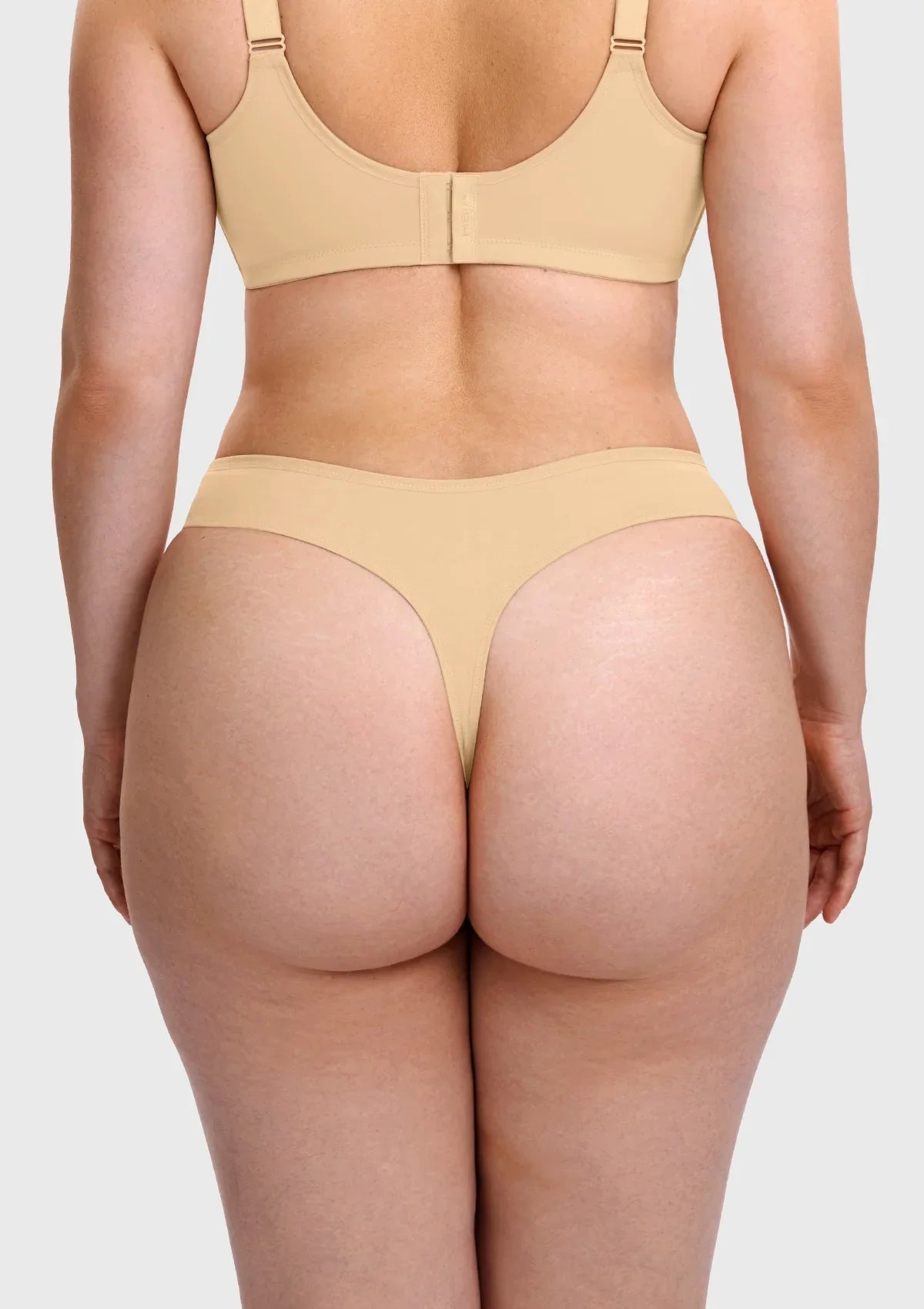 Vespera Smooth Seamless High-Cut Underwear - HSIA