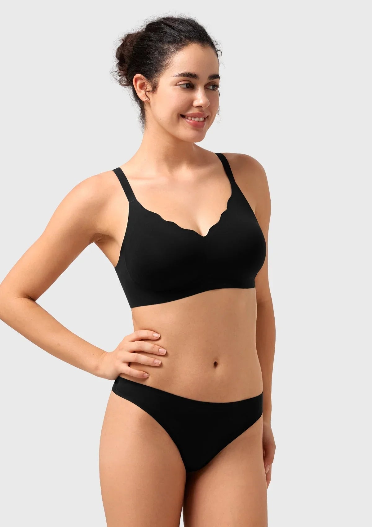 Songful All Day Comfort Petal-shaped V Neckline Wireless Buttery Soft Seamless Full Coverage Wirefree T-shirt Bra