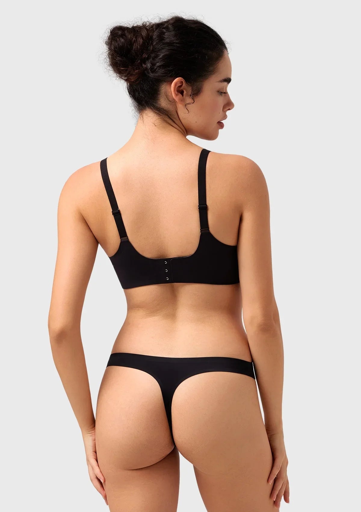 Songful All Day Comfort Petal-shaped V Neckline Wireless Buttery Soft Seamless Full Coverage Wirefree T-shirt Bra