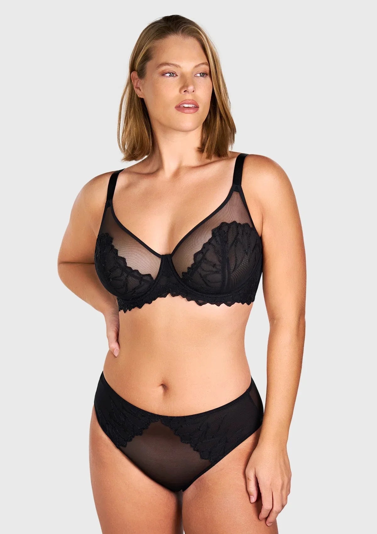 Winter Sonata Embroidered Lace Trim Full Coverage Unlined Underwire Bra