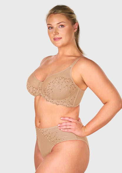 Winter Sonata Embroidered Lace Trim Full Coverage Unlined Underwire Bra
