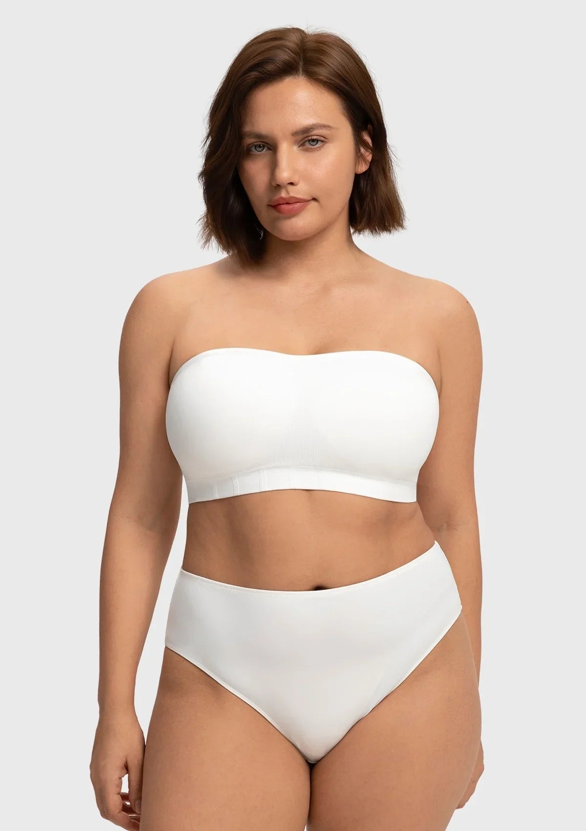 Wireless Plus Size Strapless Bra with Non-Slip Silicone & Moisture-Wicking Cups