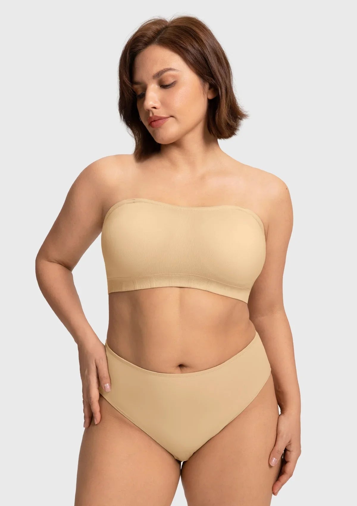 Wireless Plus Size Strapless Bra with Non-Slip Silicone & Moisture-Wicking Cups