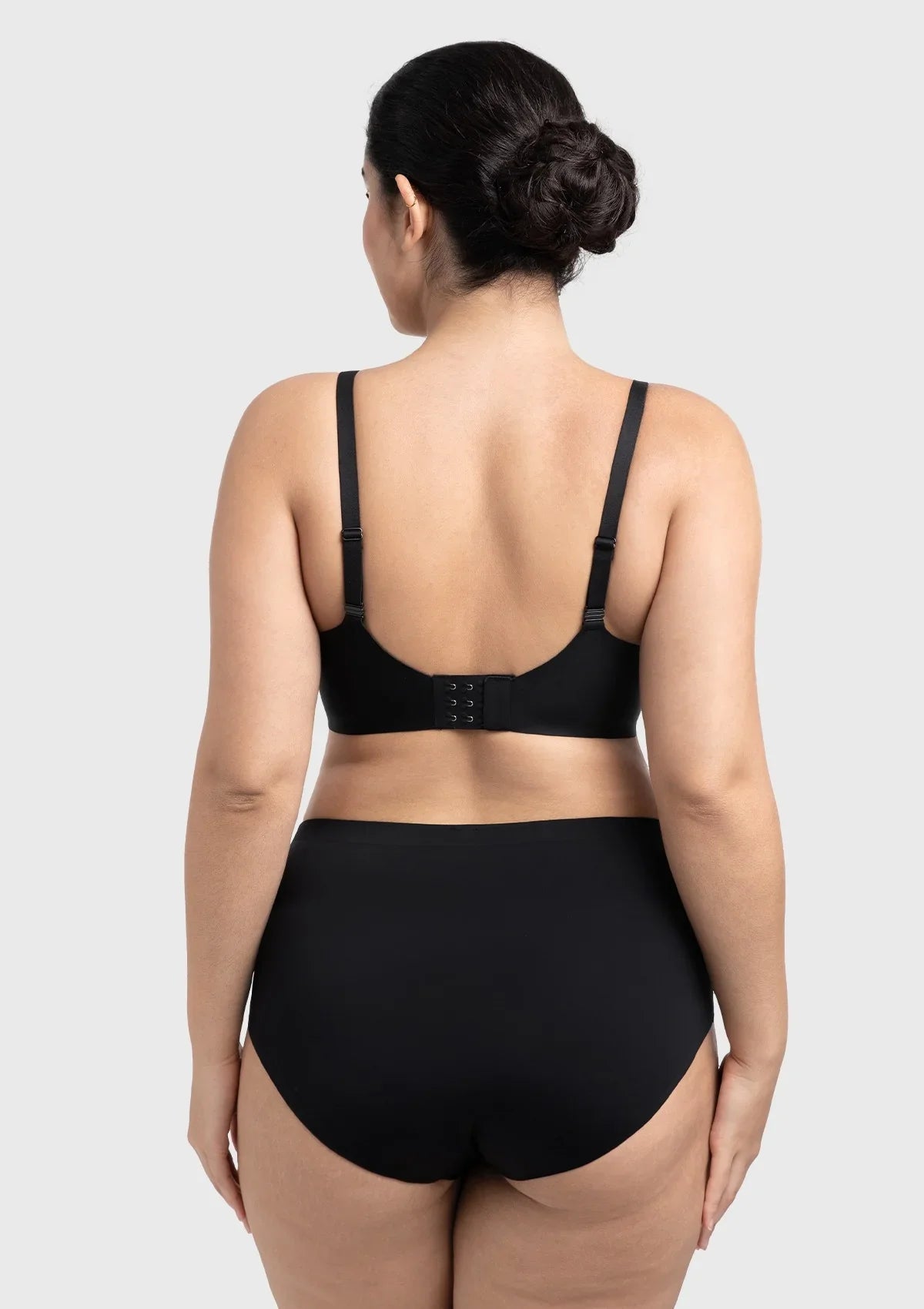 Comfortable Wireless Push Up Plunge Bra with Padded V Lift
