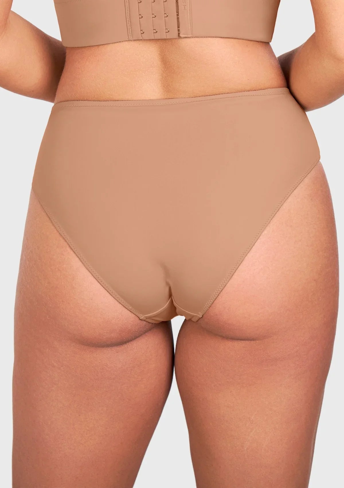 Daisy Modern High Brief Seamless Panty